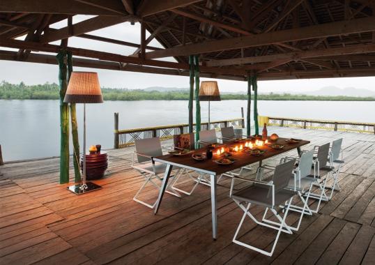 Уличный стол от фабрики Dedon модель SeaX Dining Table