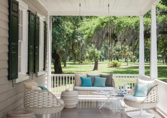 Уличное кресло от фабрики Dedon модель SwingMe Rotating Lounge 