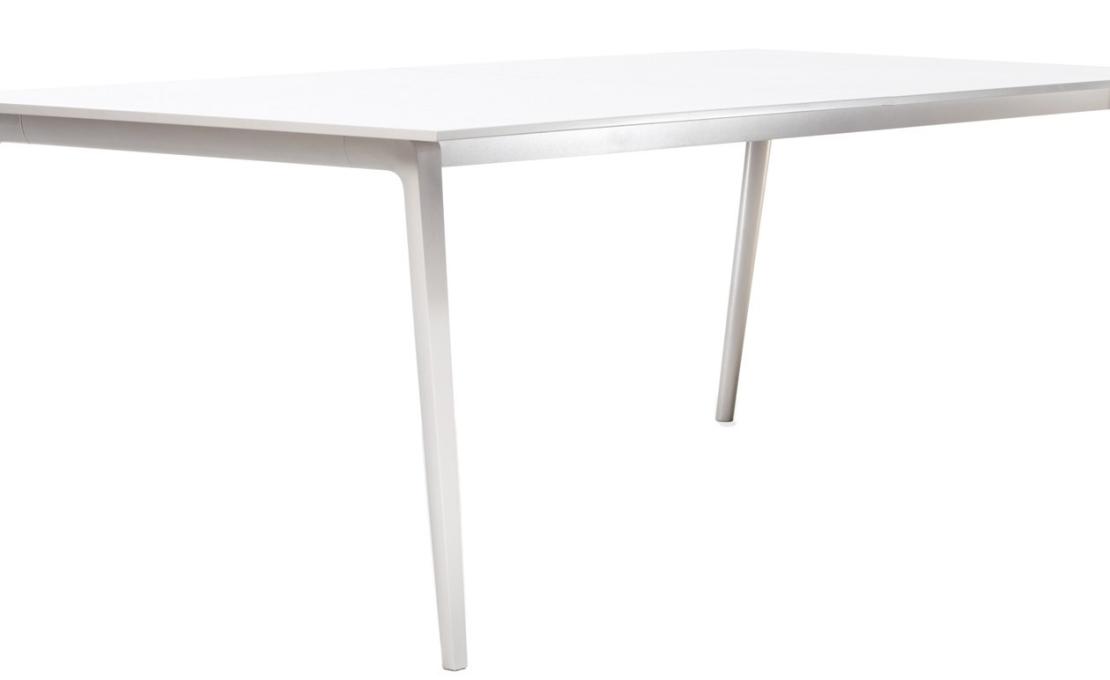 Уличный стол от фабрики Dedon модель Wa Dining Table