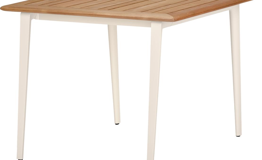 Уличный стол от фабрики Dedon модель Wa Dining Table