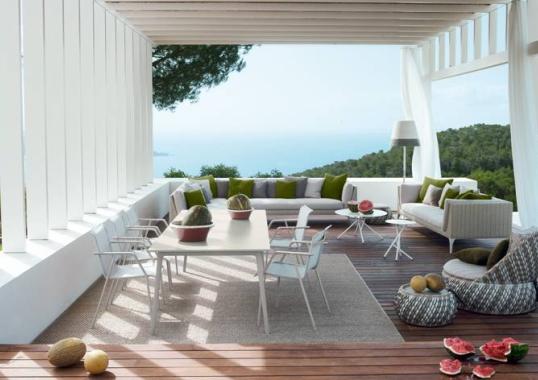 Уличный стол от фабрики Dedon модель Wa Dining Table