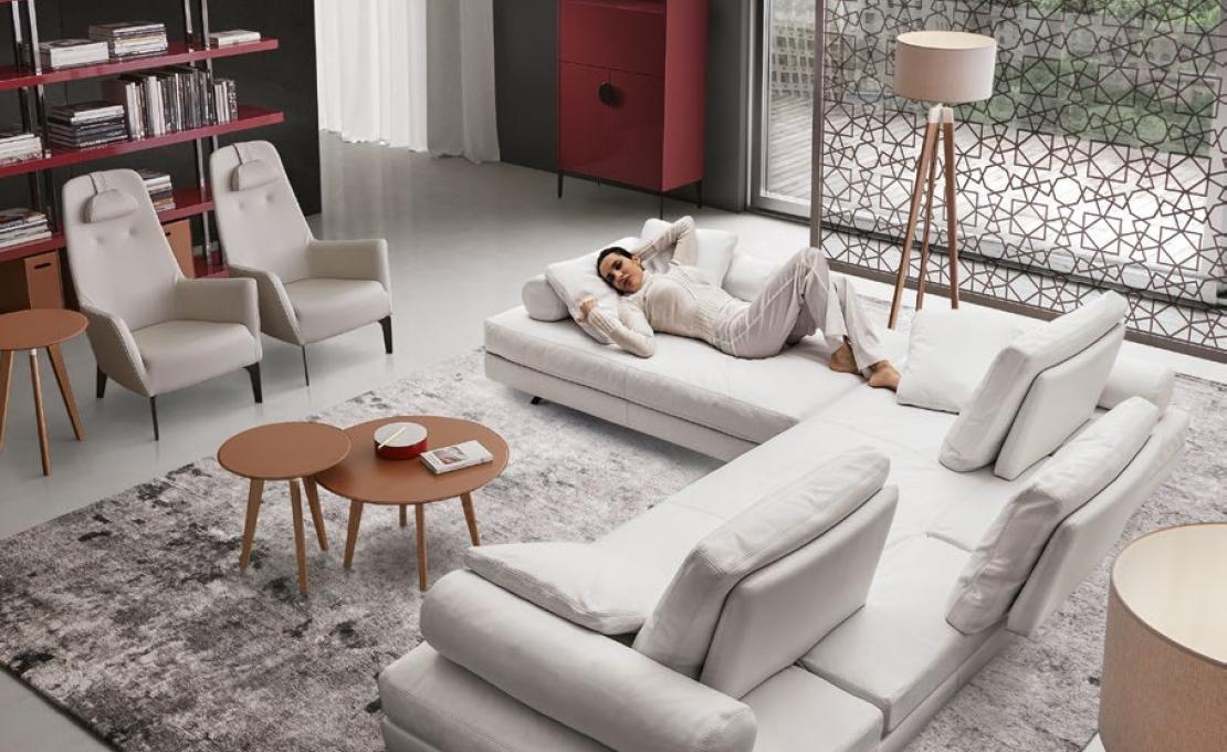 Стеллаж для книг от фабрики Dema модель HOTELLO BOOKSHELF