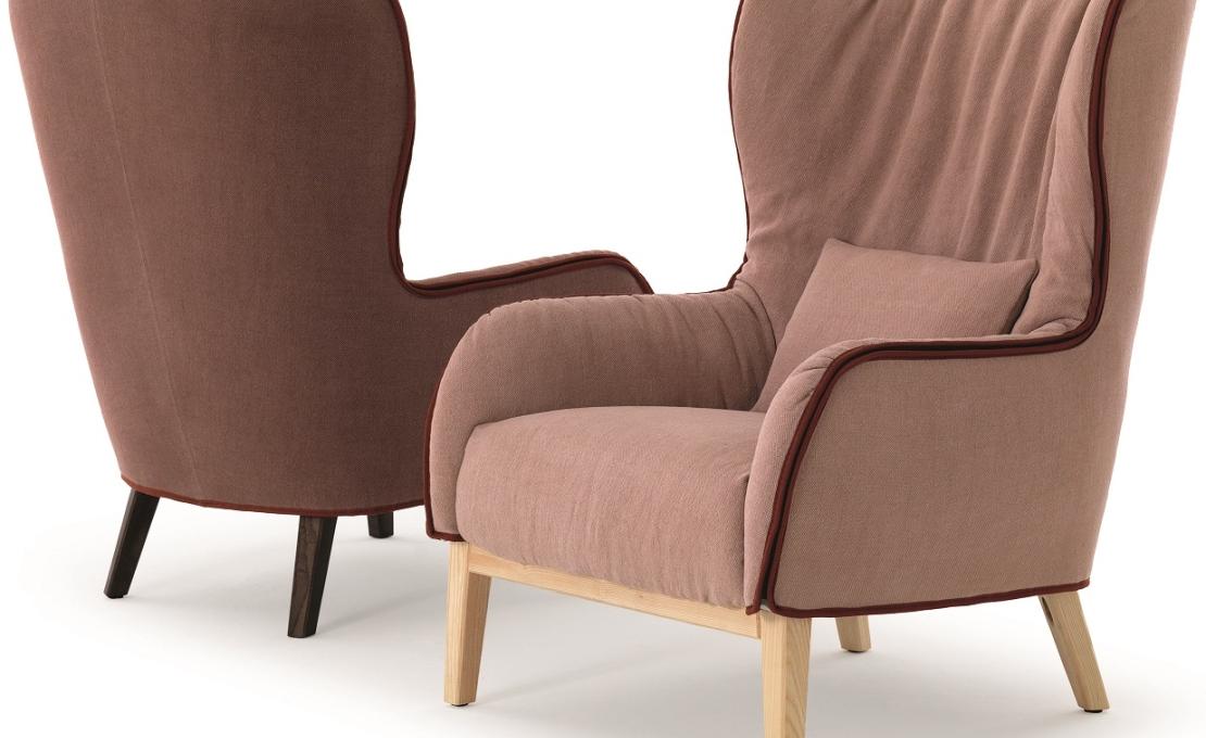 Кресло от фабрики DePadova модель Bergère 19 Arm_Wooden Base 