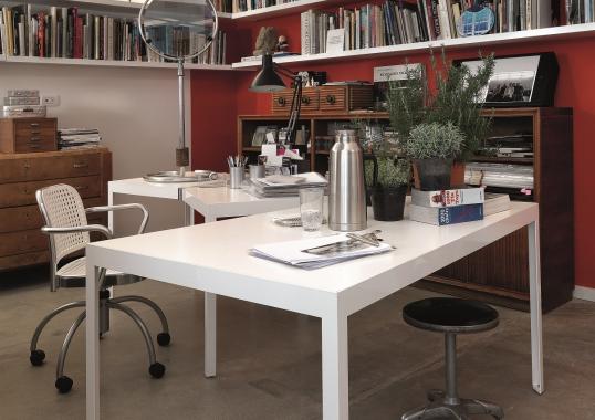 Стол от фабрики DePadova модель CD#140LB