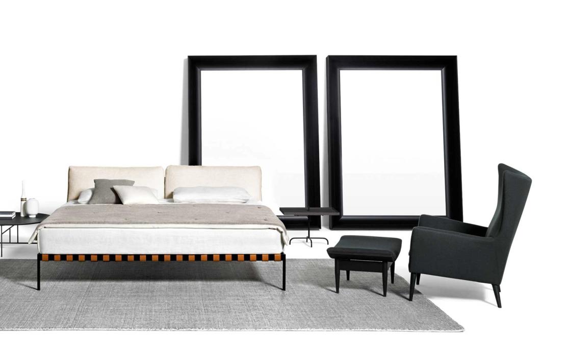 Пуф от фабрики DePadova модель Everyday Wingback-Ottoman-EV#O1