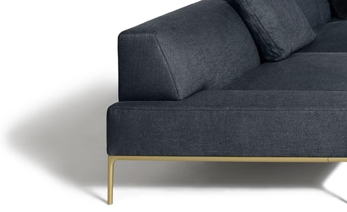 Диван от фабрики DePadova модель Horizontal Sofa