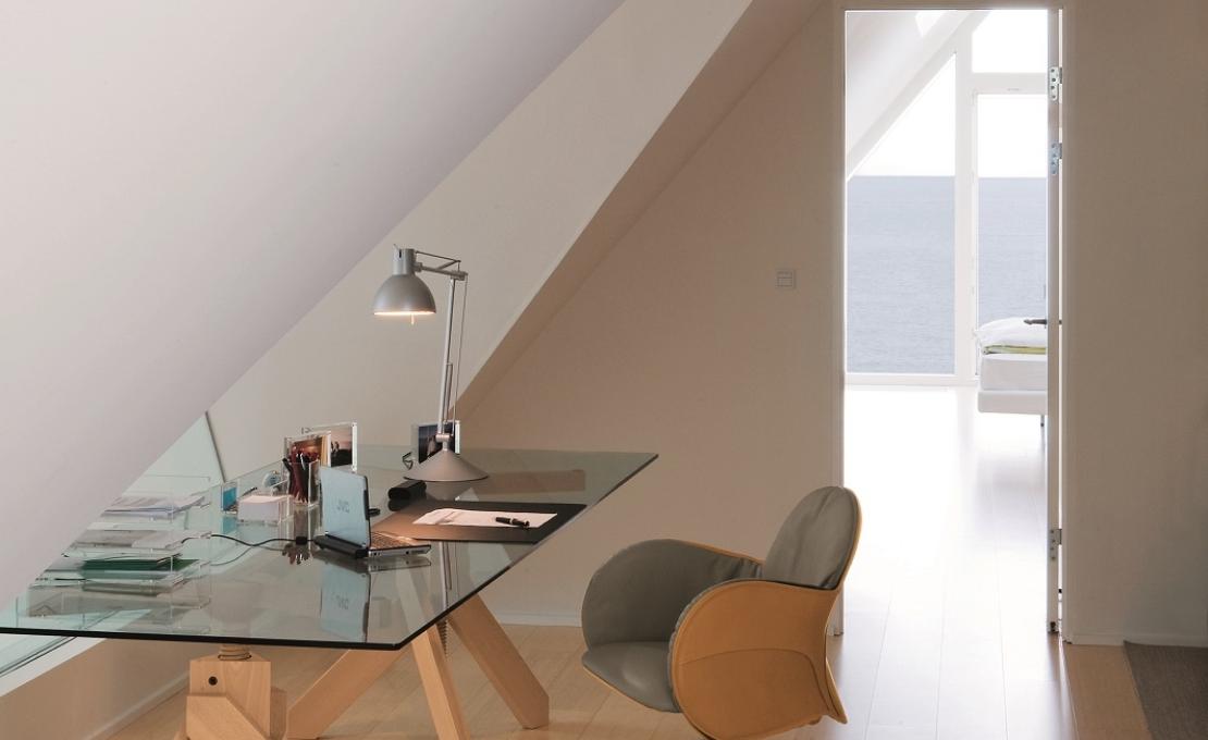 Офисный Стул от фабрики DePadova модель Incisa Swivel Arm_Wheels 