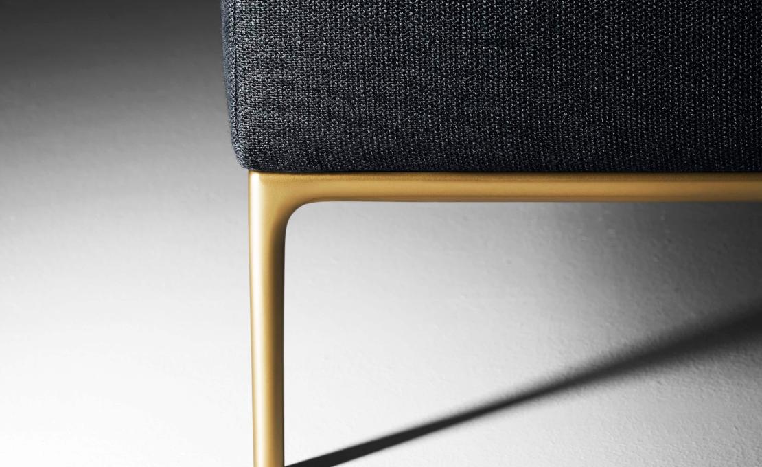 Диван от фабрики DePadova модель Horizontal Sofa