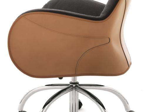 Офисный Стул от фабрики DePadova модель Serbelloni Swivel Arm 