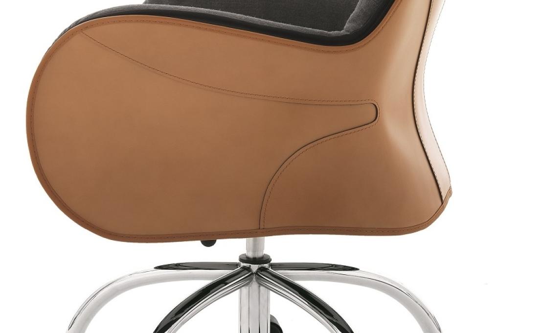 Офисный Стул от фабрики DePadova модель Serbelloni Swivel Arm 