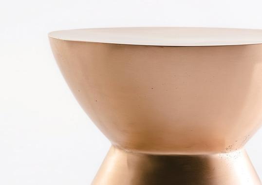 Журнальный столик от фабрики DePadova модель Stoneware Sculpture Side Table