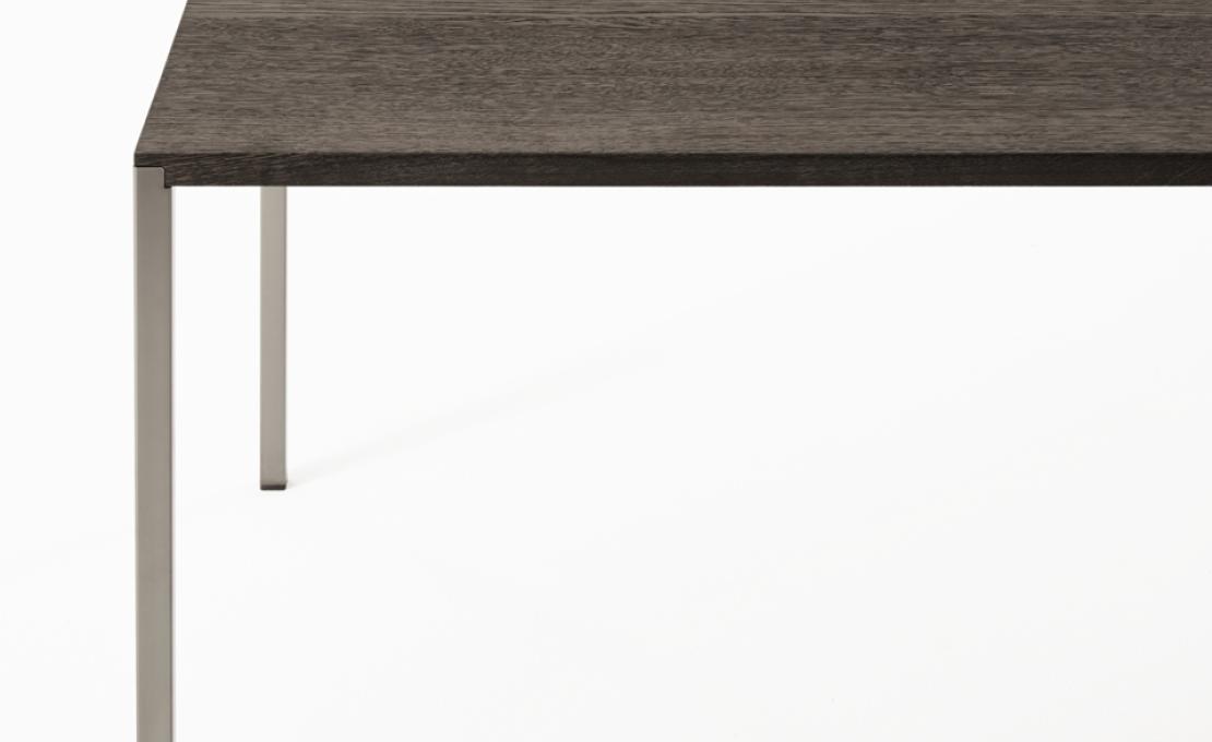 Стол от фабрики Desalto модель 25 Wood Table