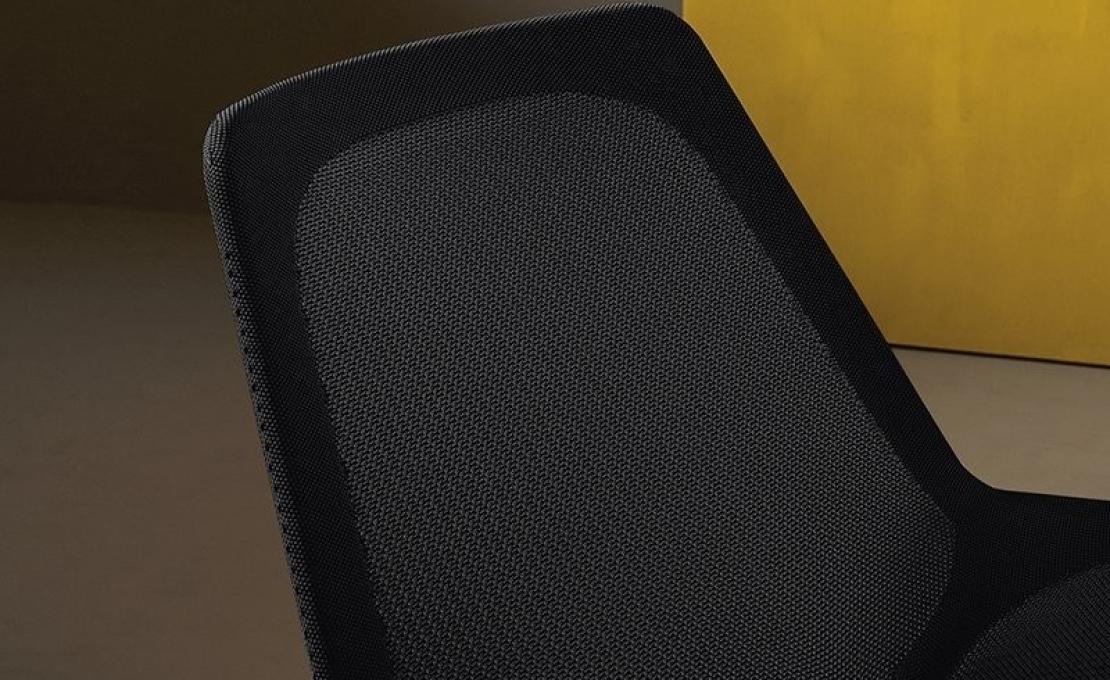 Кресло от фабрики Desalto модель Aria Lounge 