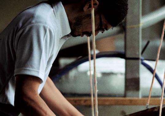 Стеллаж для книг от фабрики DePadova модель Verical Layer-Bookcase-BDTC40