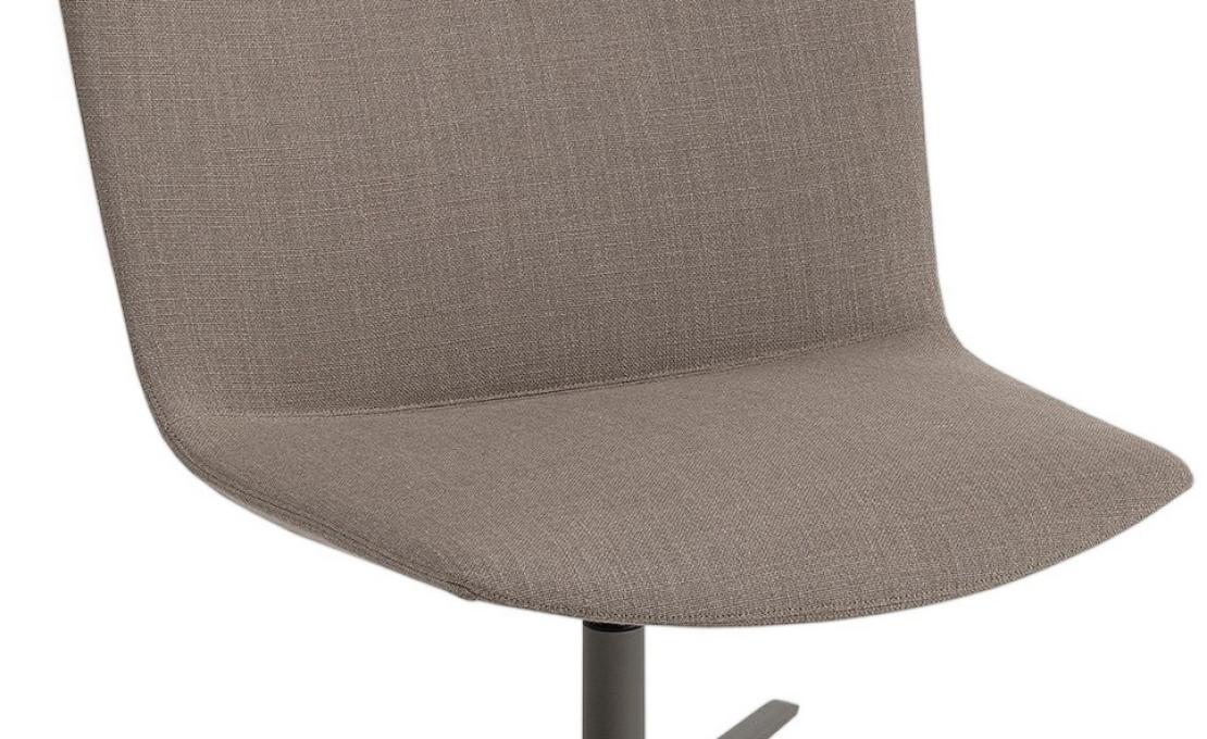 Кресло от фабрики Desalto модель CALUM LOUNGE COM_ LOUNGE 