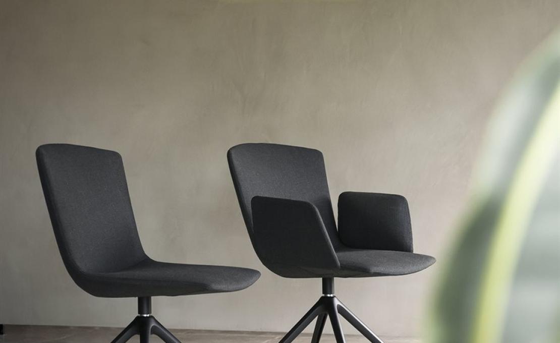 Стул от фабрики Desalto модель CALUM HOME SWIVEL 