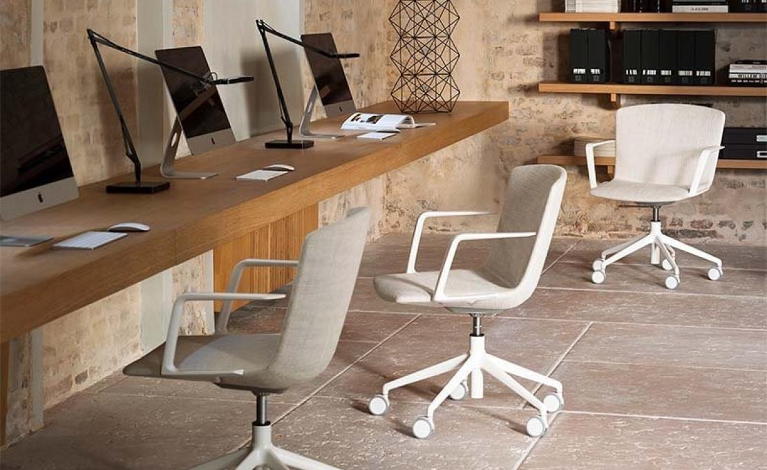 Офисный Стул от фабрики Desalto модель CALUM TASK SWIVEL 