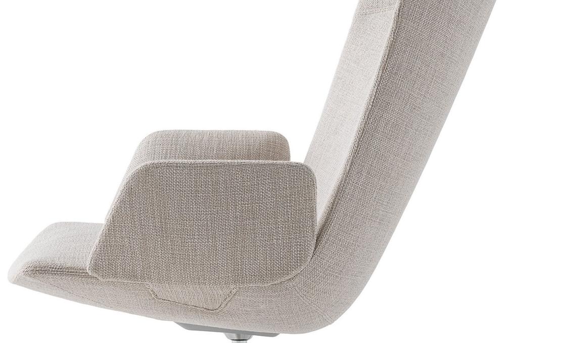 Кресло от фабрики Desalto модель CALUM LOUNGE RELAX LOUNGE 