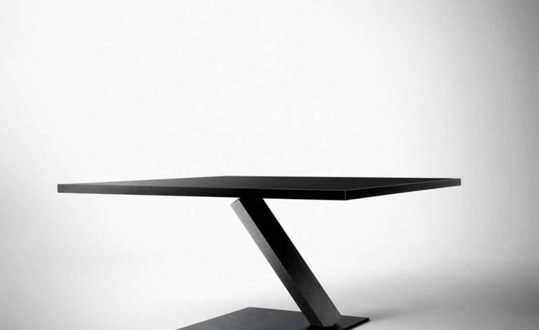 Стол от фабрики Desalto модель Element 680 Square Table 