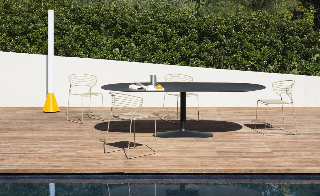 Стол от фабрики Desalto модель ELLIS TABLE