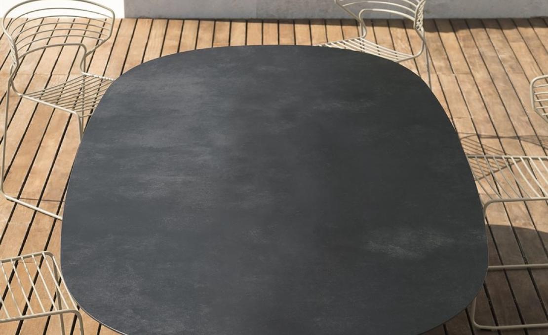 Стол от фабрики Desalto модель ELLIS TABLE