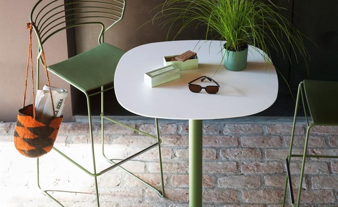 Уличный барный стул от фабрики Desalto модель KOKI WIRE 754 OUTDOOR 