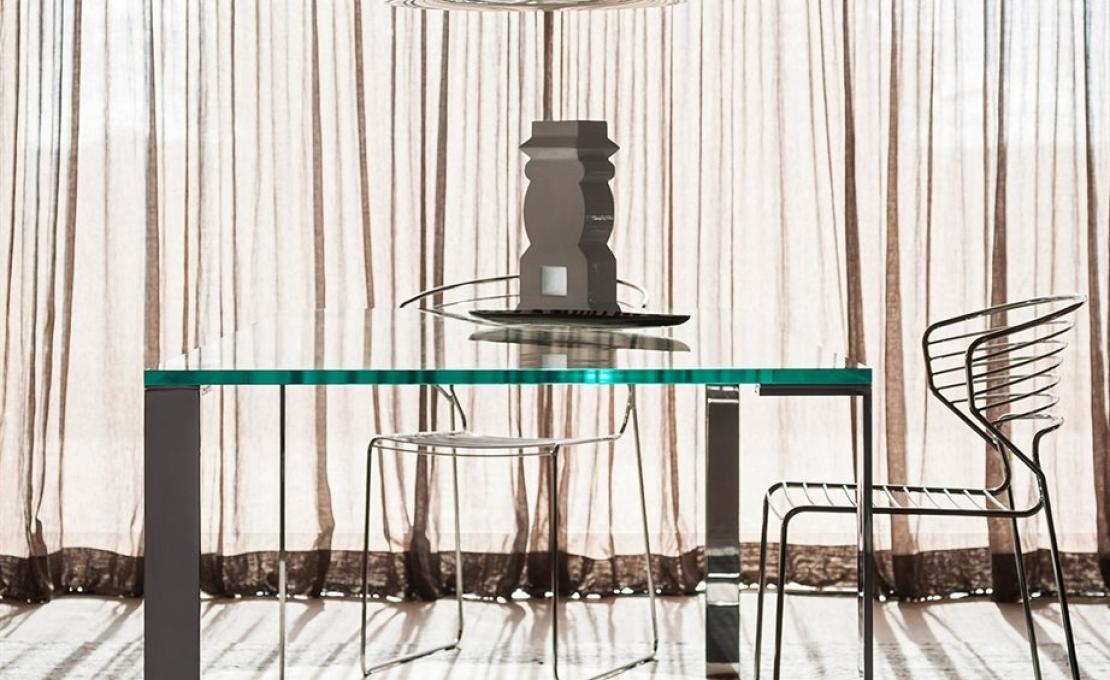 Стол от фабрики Desalto модель LIKO GLASS 404 TABLE