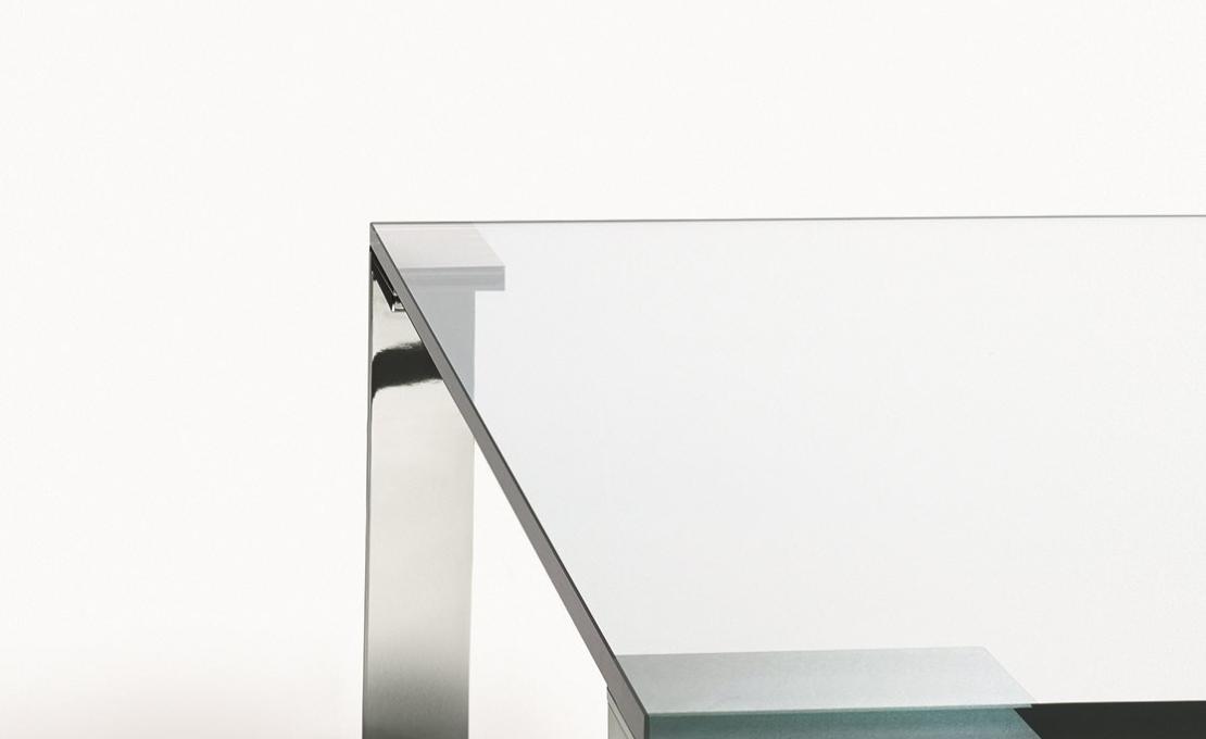 Журнальный столик от фабрики Desalto модель LIKO GLASS 403 