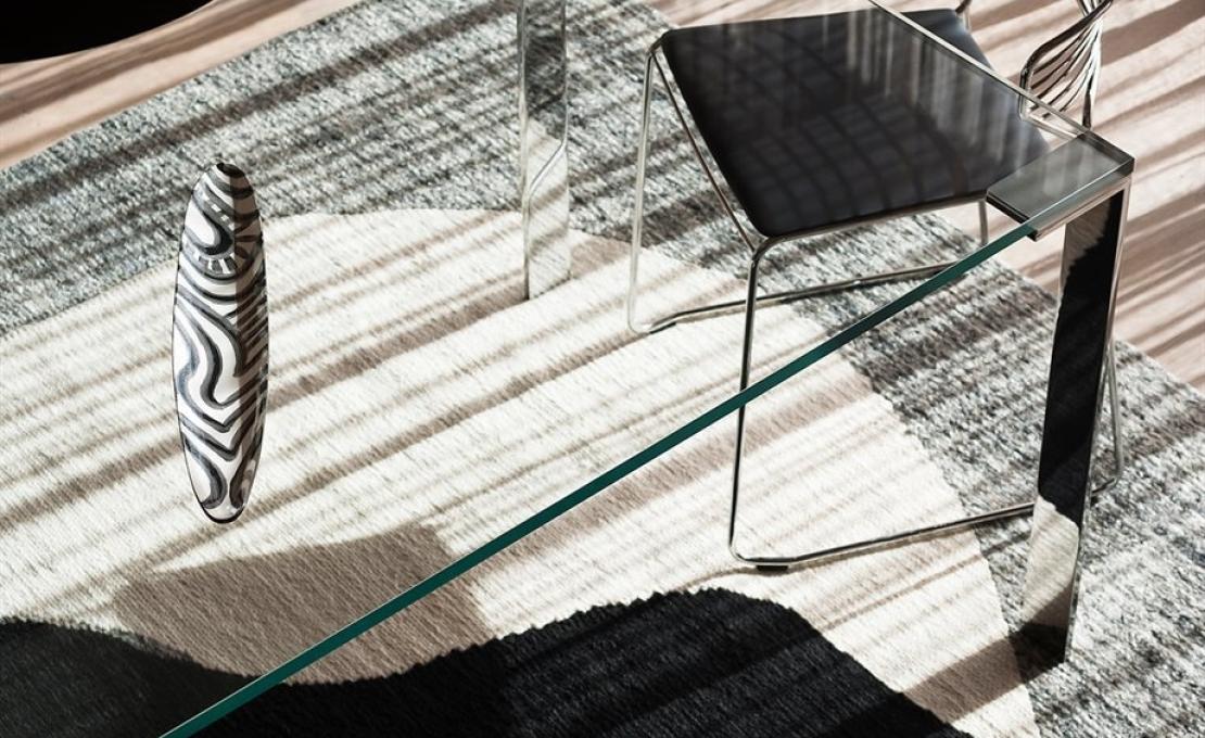 Стол от фабрики Desalto модель LIKO GLASS 404 TABLE