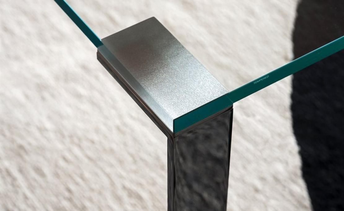 Стол от фабрики Desalto модель LIKO GLASS 404 TABLE