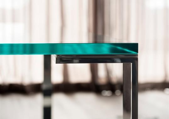 Стол от фабрики Desalto модель LIKO GLASS 404 TABLE