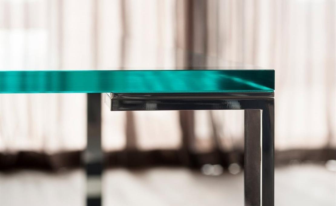 Стол от фабрики Desalto модель LIKO GLASS 404 TABLE