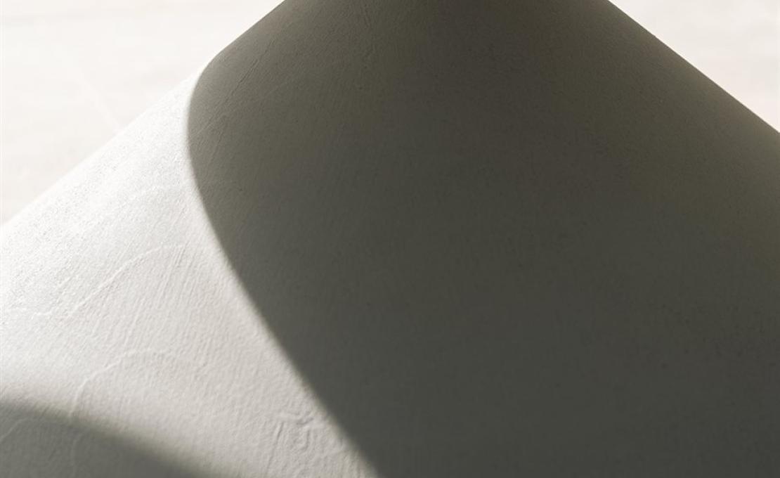 Уличный стол от фабрики Desalto модель MINI CLAY CER_ OUT_ 