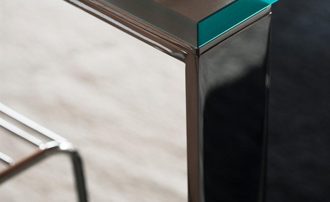Стол от фабрики Desalto модель LIKO GLASS 404 TABLE