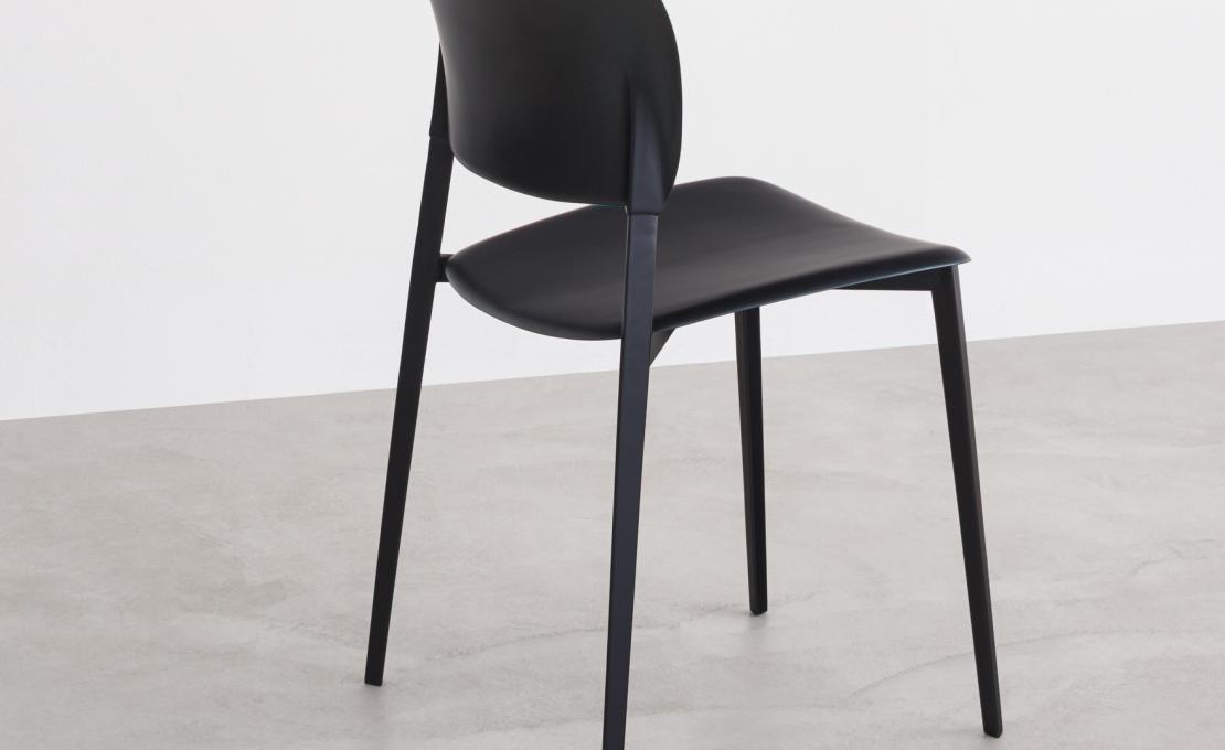 Стул от фабрики Desalto модель Ply 