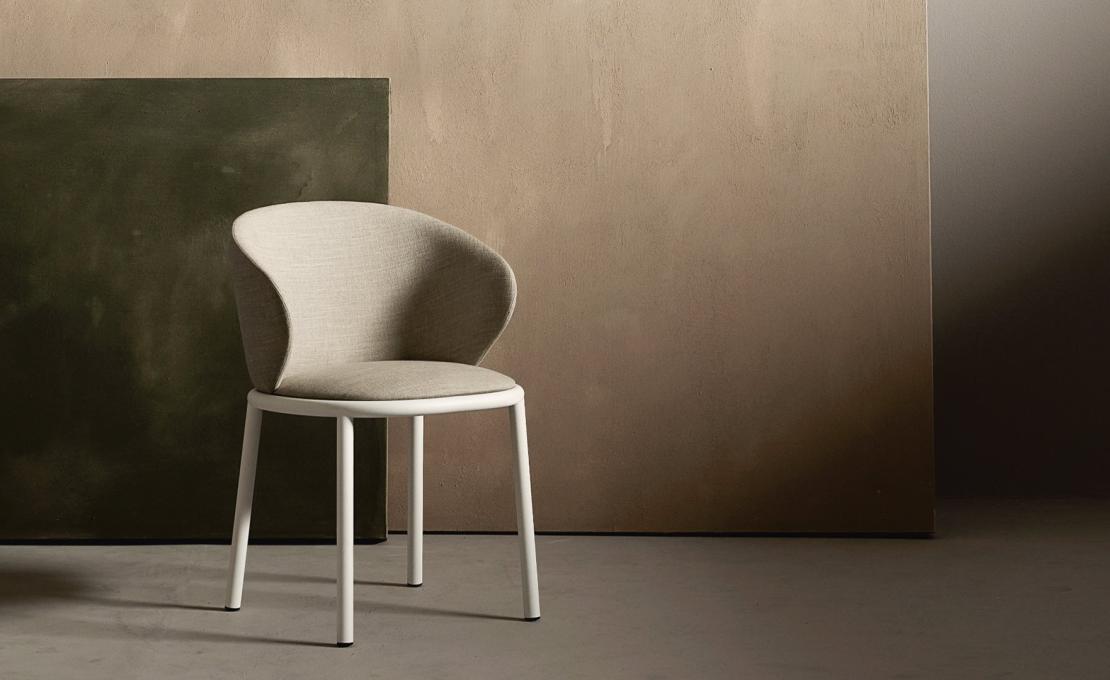 Стул от фабрики Desalto модель MUN 