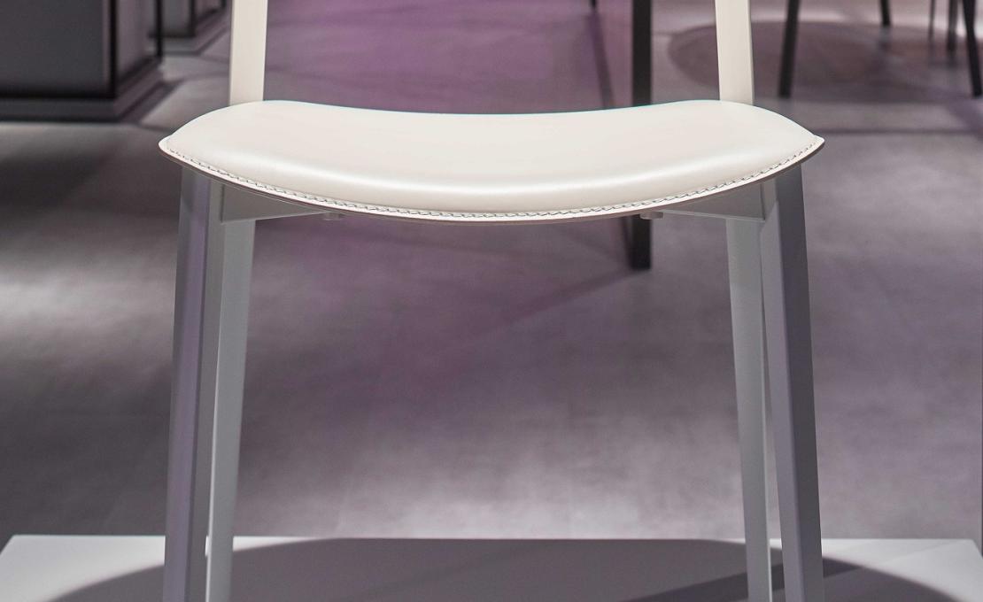 Стул от фабрики Desalto модель Ply Upholstered 