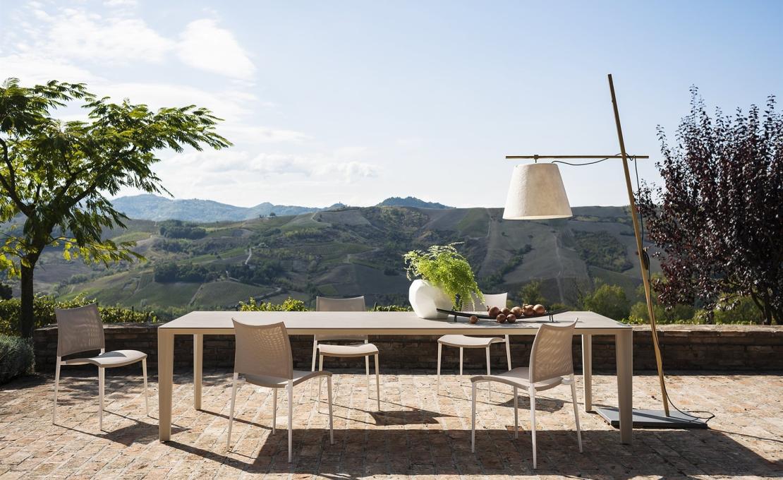 Уличный стул от фабрики Desalto модель SAND AIR OUTDOOR 