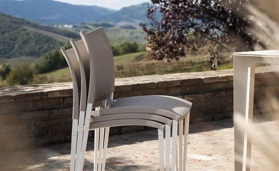 Уличный стул от фабрики Desalto модель SAND AIR OUTDOOR 