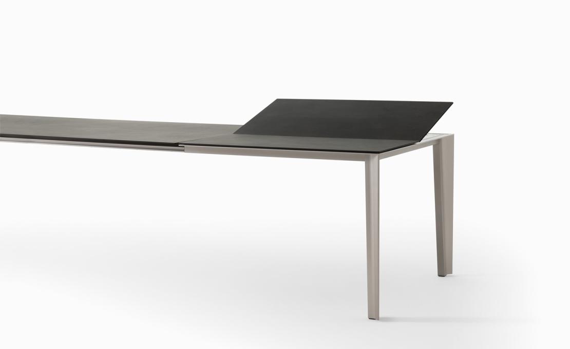 Стол от фабрики Desalto модель Skin Extendable Table