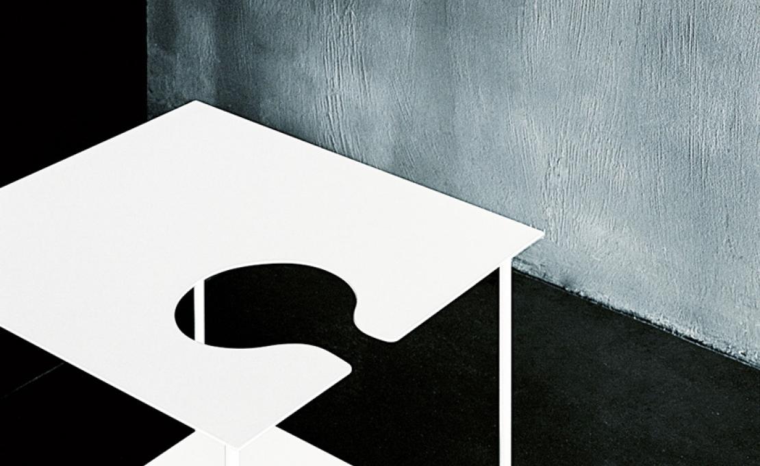 Журнальный столик от фабрики Desalto модель Softer T_Steel 688 Small Table 