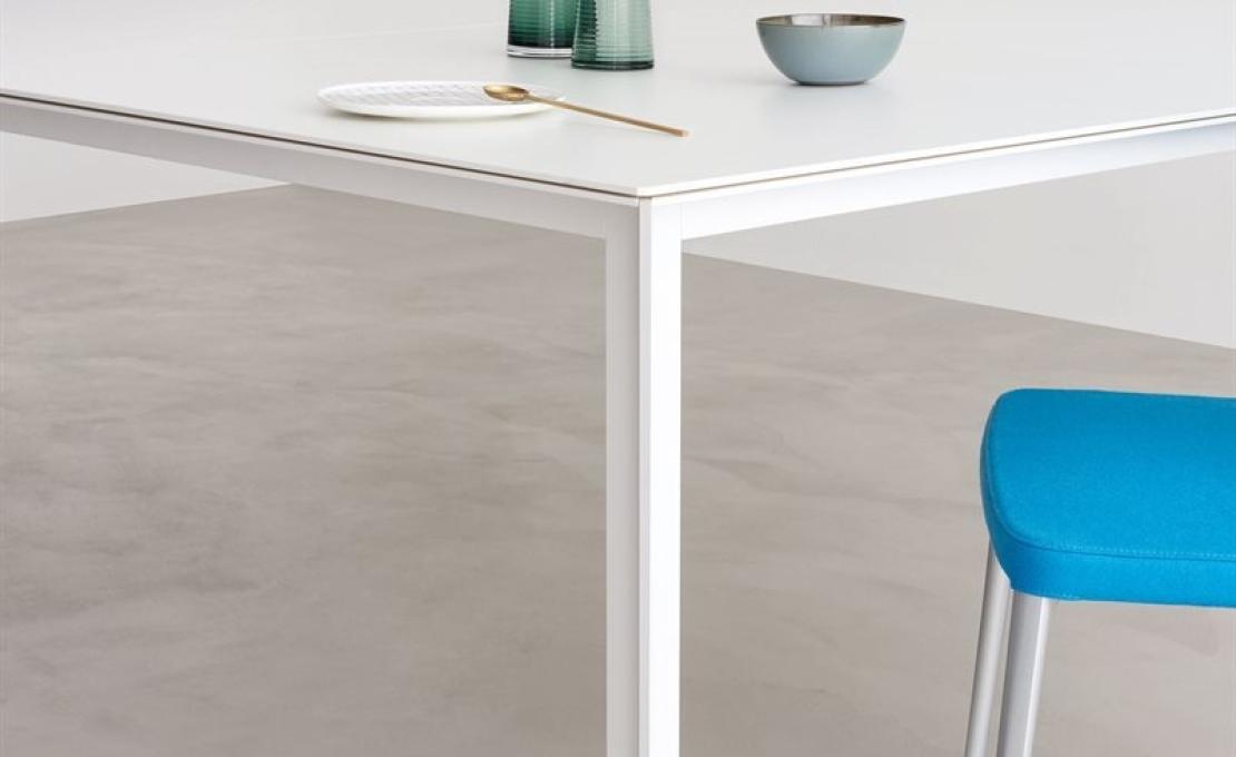 Стол от фабрики Desalto модель Skin Table