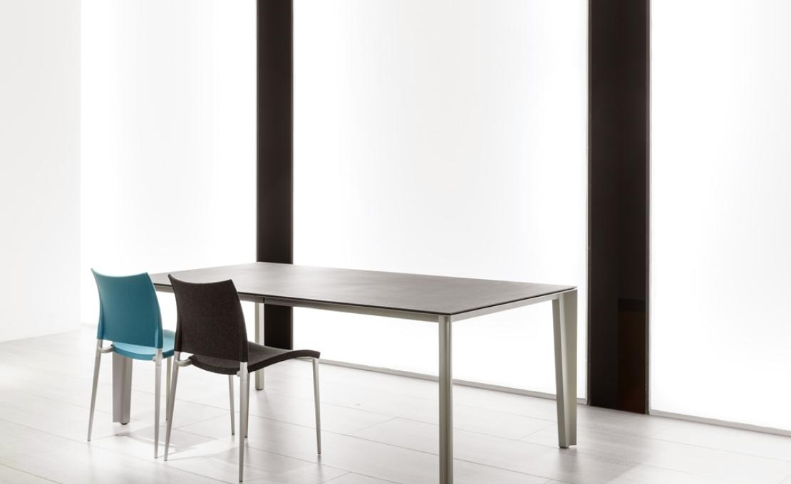 Стол от фабрики Desalto модель Skin Extendable Table