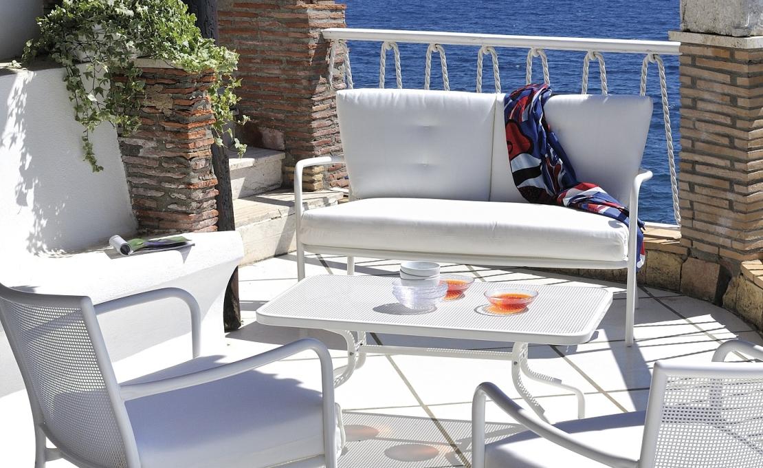 Уличный стол от фабрики Emu модель 3418