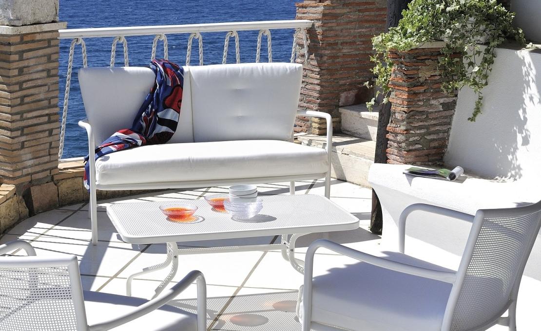 Уличный стол от фабрики Emu модель 3418