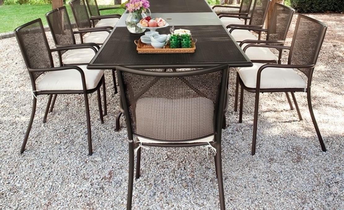 Уличный стол от фабрики Emu модель Athena Extendable Table