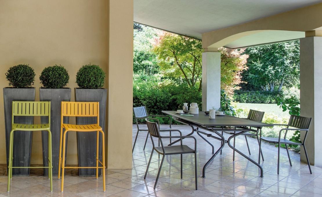 Уличное кресло от фабрики Emu модель 147 Bridge Arm