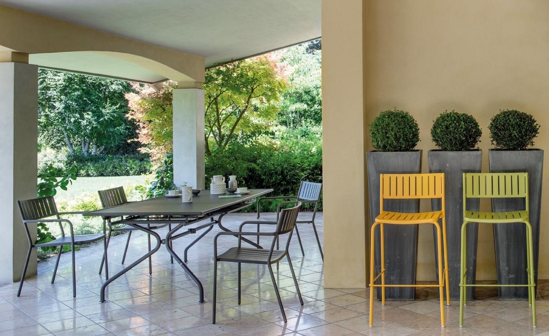 Уличное кресло от фабрики Emu модель 147 Bridge Arm