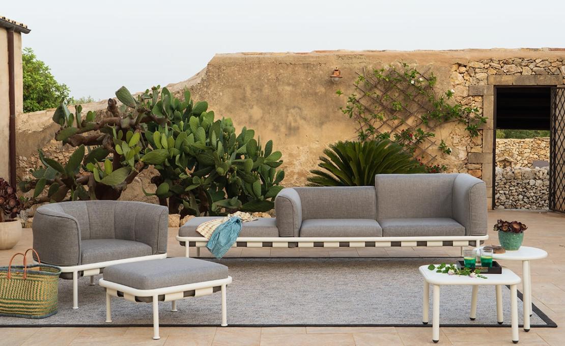 Уличный диван от фабрики Emu модель DOCK SOFA 742 + 743