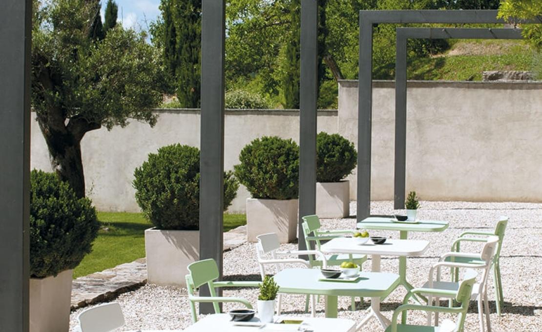 Кресло от фабрики Emu модель 281 Grace Small Arm